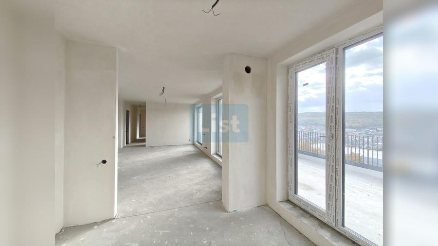 Vanzare(cesionare) apartament cu 5 camere cu 2 parcari Maia Zorilor