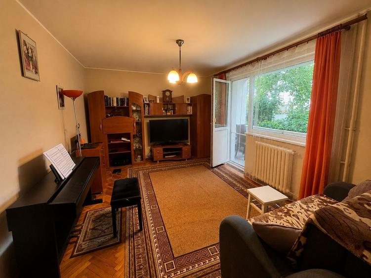 Apartament 3 camere, 63 mp, logie și boxă