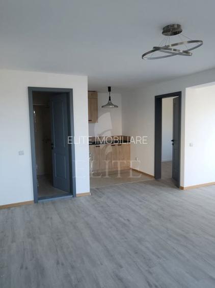 Apartament 3 camere în zona SEMICENTRAL