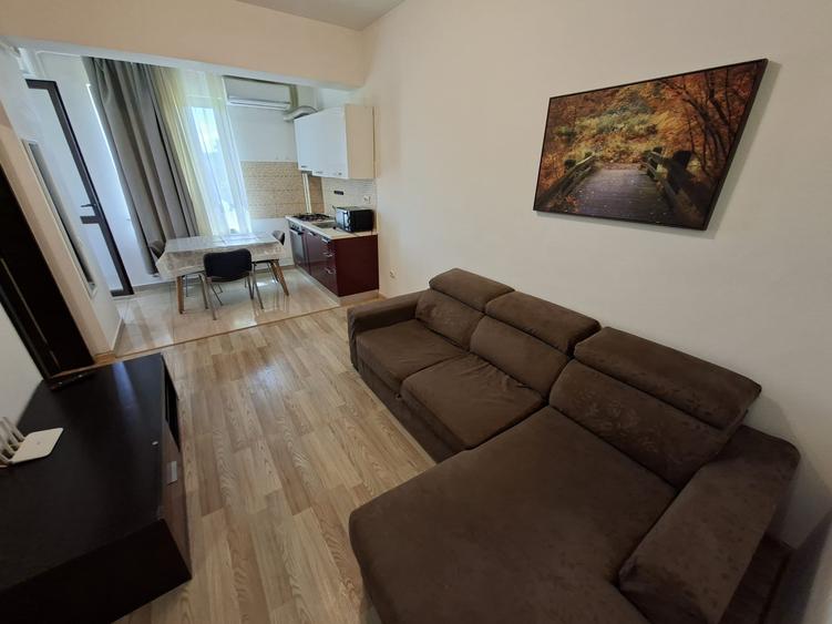 Apartament cu 2 camere, etajul 2/10, zona Centru-Palas Mall