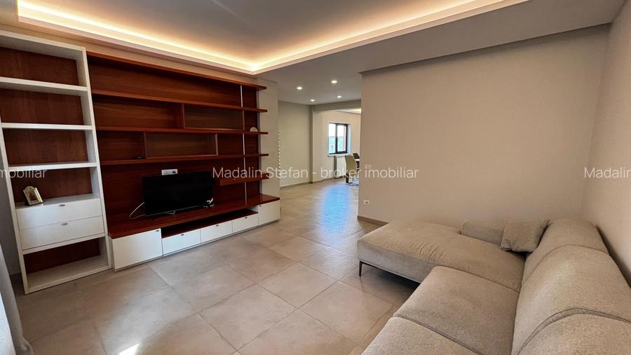 VANZARE VILA TIP DUPLEX - MOBILATA SI UTILATA - ZONA MIHAI BRAVU - 3