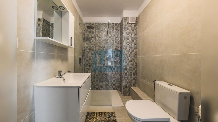 Apartament cu 3 camere, zona Aeroport