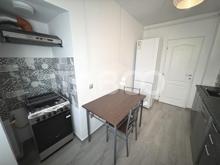 Apartament etaj 3 decomandat cu 3 camere 2 bai 2 balcoane Strand Sibiu