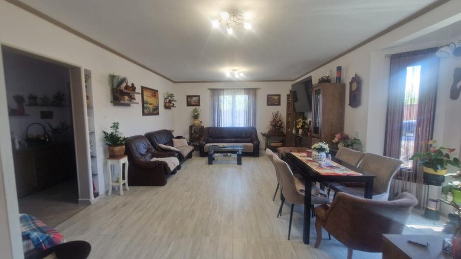 Casă Individuala-Deosebită-4 Camere+Birou-189 mp Utili-Luminoasa-Economica