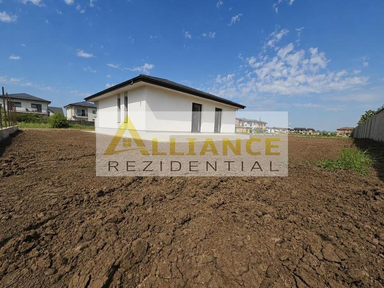 Casa parter- 4 camere- 600m de autobuz- 2km de metrou-pod-beci
