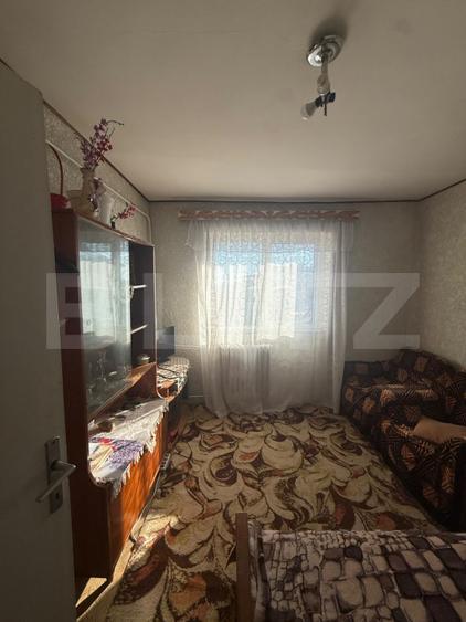 Apartament cu 3 camere, 66 mp, decomandat, zona Zamca