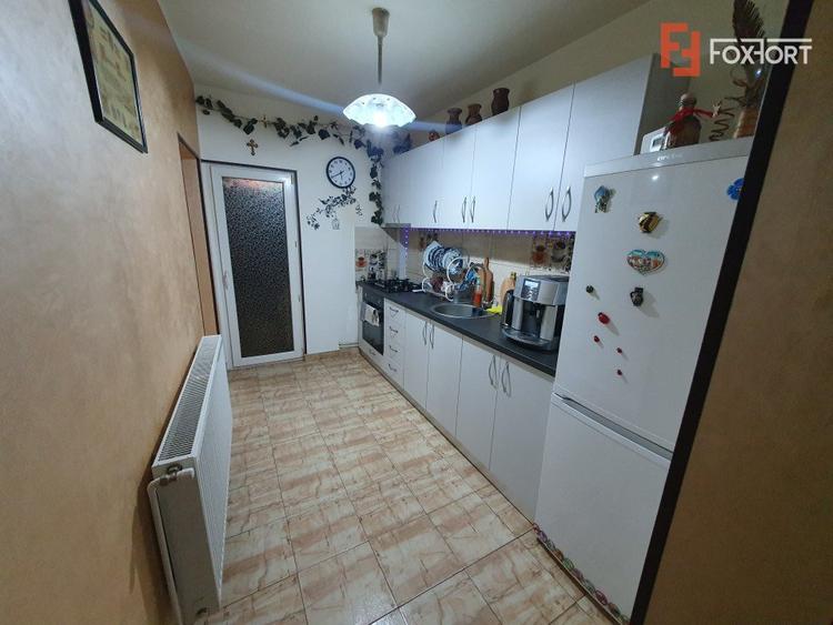 Apartament cu 2 camere decomandat, cladire istorica - Sinaia