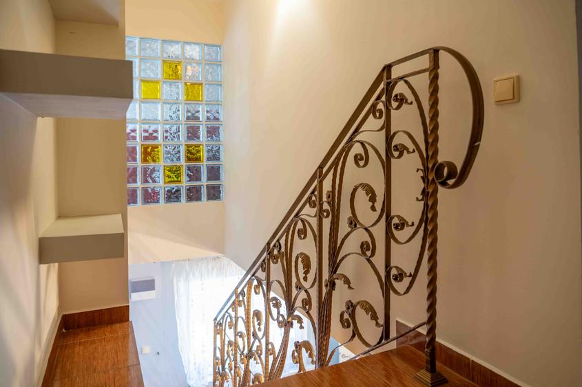 Casa 2 in 1 - Soseaua Chitilei ( Gradinita, After School, Sediu firma )