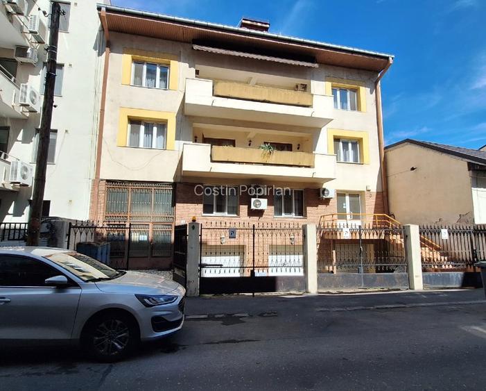 zona Dorobanti, mansardă 150 mp (3/3), living 71 mp cu șemineu, 2 dormitoare - 14