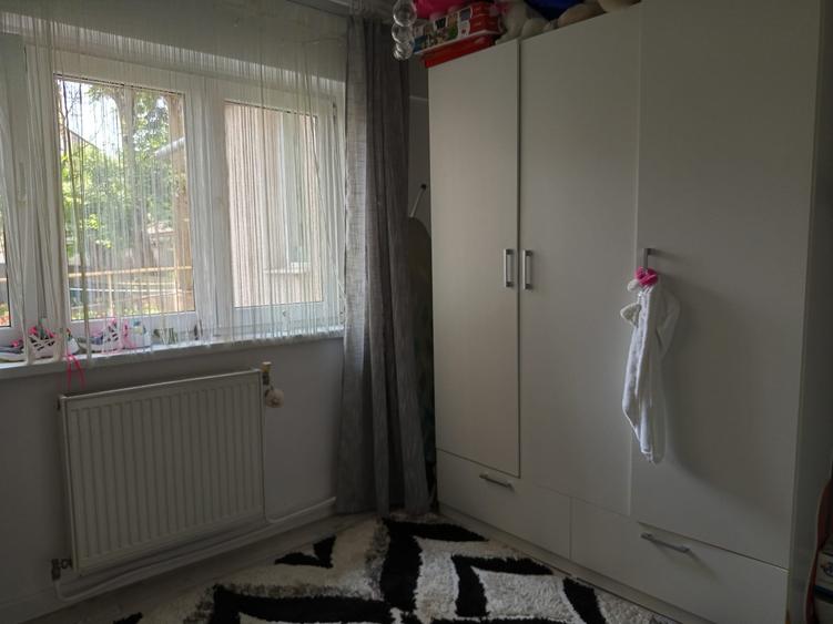 Apartament 3 camere,decomandat,parter+curte interioara, zona Progresu