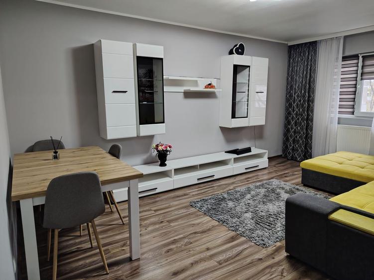 Inchiriez apartment 3 camere.