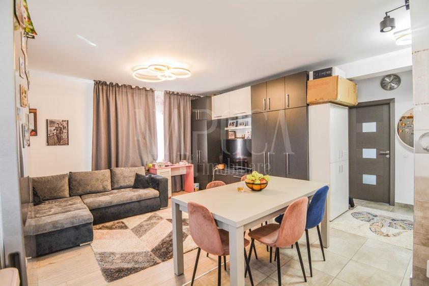 Apartament 3 camere de vanzare in Floresti