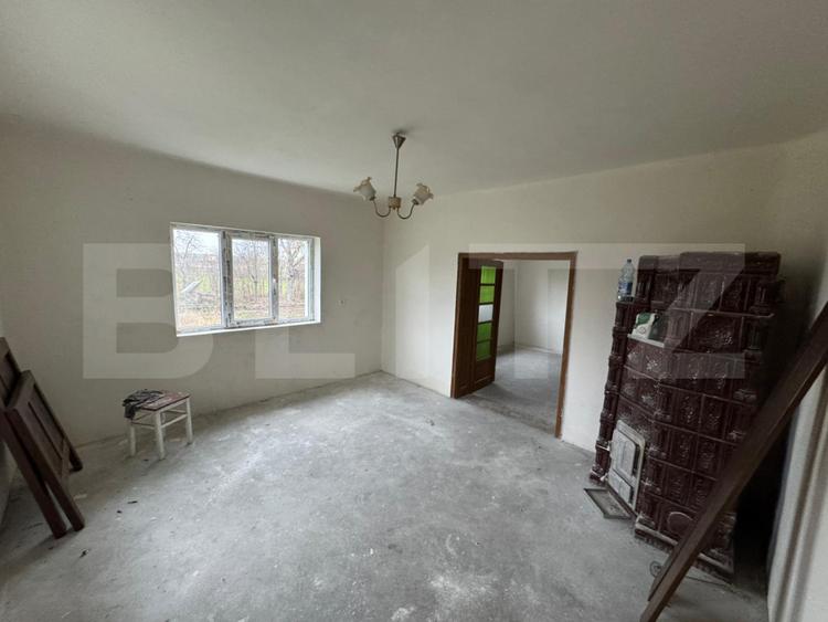 Casa de vanzare cu 3 camere, 2050 mp, zona Tatarasti