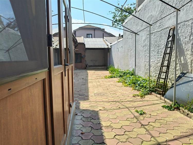Zona Gradinii Publice Casa pretabila pentru 2 familii 150mp utili cu 300mp teren