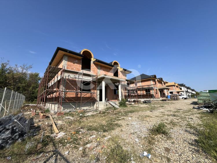 De vanzare vila individuala 6 camere finisaje premium zona Laguna Albastra