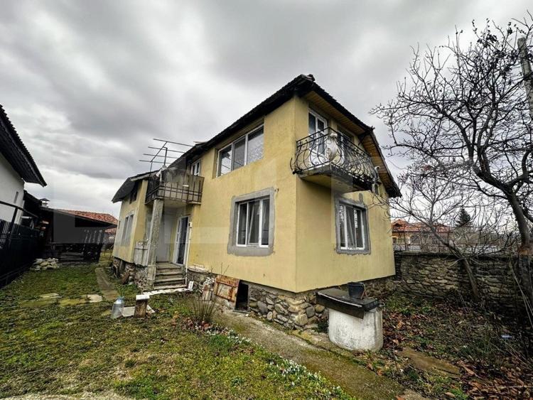 Casa P+M si 400 mp teren, zona Stanesti