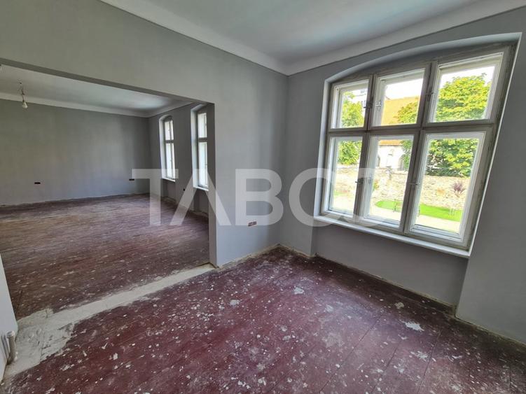 Spatiu comercial de inchiriat pe Lucian Blaga in centru Sebes