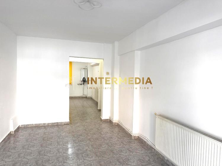 INCHIRIERE Spatiu Comercial CETATE Bulevard 34 mp. Centrala Termopane Contoare