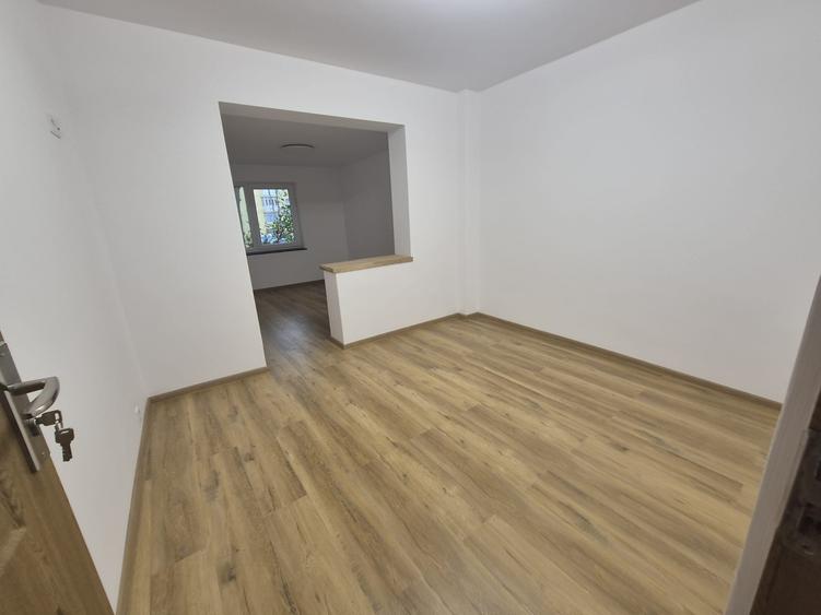 Apartament 4 camere George Enescu de vânzare