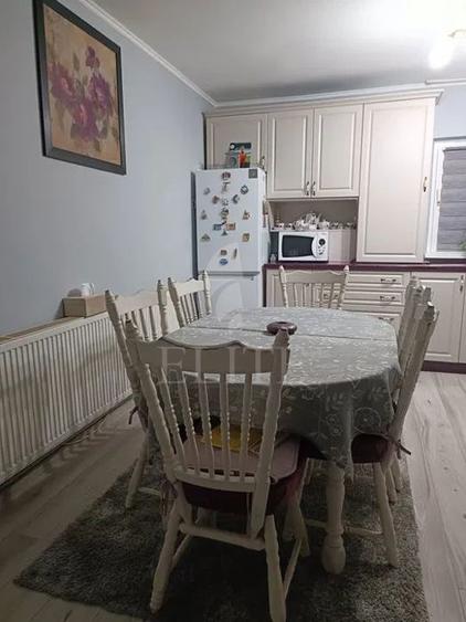 Apartament 3 camere în zona BLOCUL SPRAY