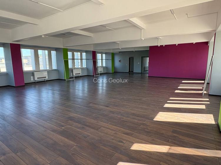 Spatiu de Birou/Comercial 240m2 zona Baza 3 - Calea Chisinaului 132 - 4