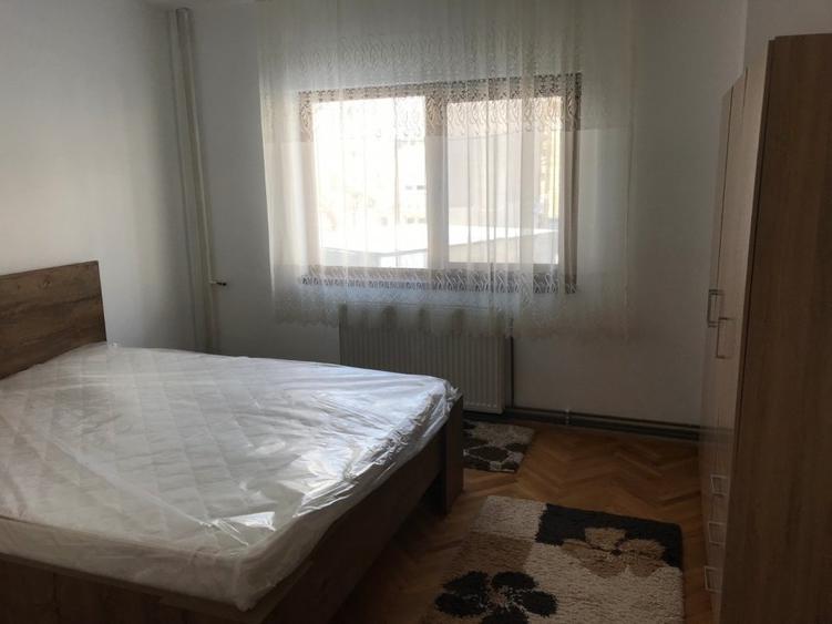 Apartament 4 camere - Zona Lipovei