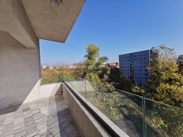 Apartament 3 camere de închiriat,  Bd. Unirii,  Bloc 2020, Locație premium - 3
