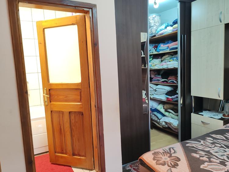 Apartament 2 camere liber la vanzare zona Bartolomeu