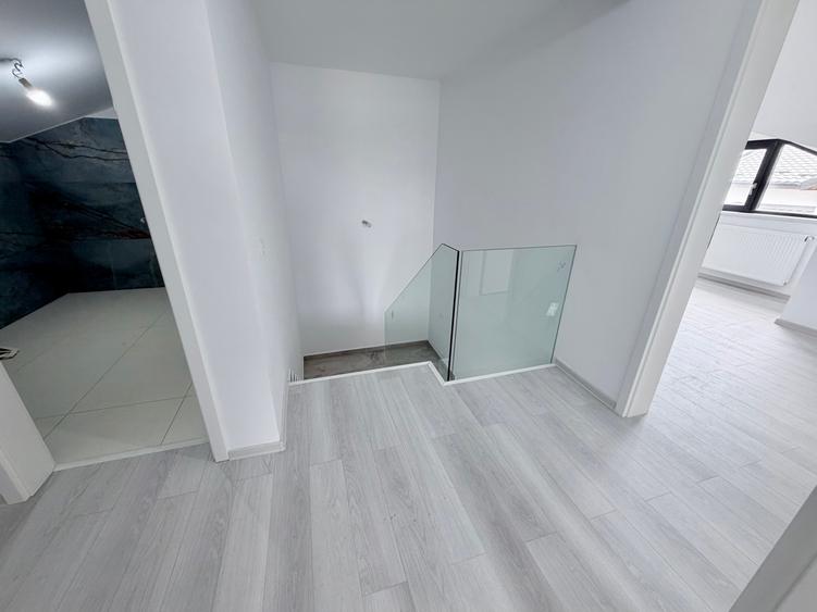 Casa la cheie P+1+M. 7 camere. Pozitie stradala