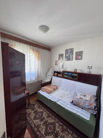 Apartament 3 camere , zona Hurmuzachi , Radauti