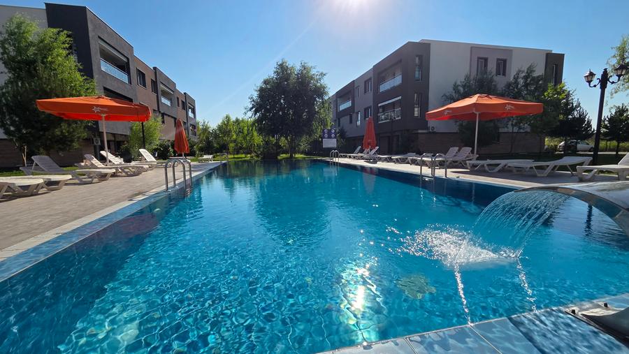 GARSONIERA in Complex cu Piscina zona Otopeni bloc NOU
