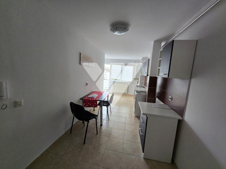 Apartament tip mansarda 3 camere de vanzare Zona Strand