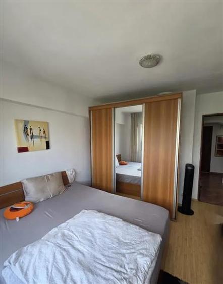 Apartament 3 camere etaj intermediar str. Toamnei