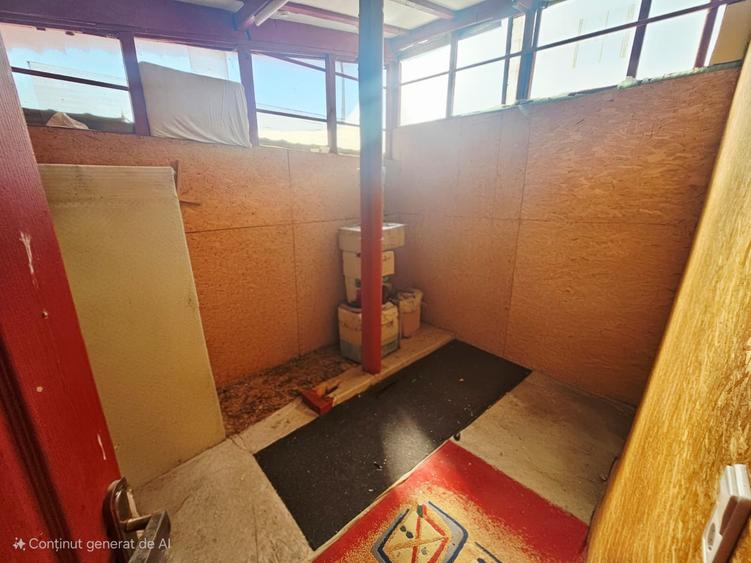 Casă spațioasă cu 9 camere în Strejnicu – pentru locuință, birouri