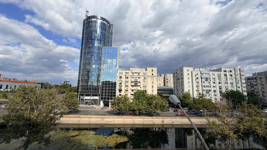 2 CAMERE 3/5  BLOC NOU  LUX MOBILAT SI UTILAT  VEDERE SUPERBA DAMBOVITA METROU - 2