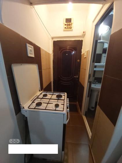 Garsoniera 10mp RENOVATA COMPLET -Etajul 1 -Zona Penny-Politie