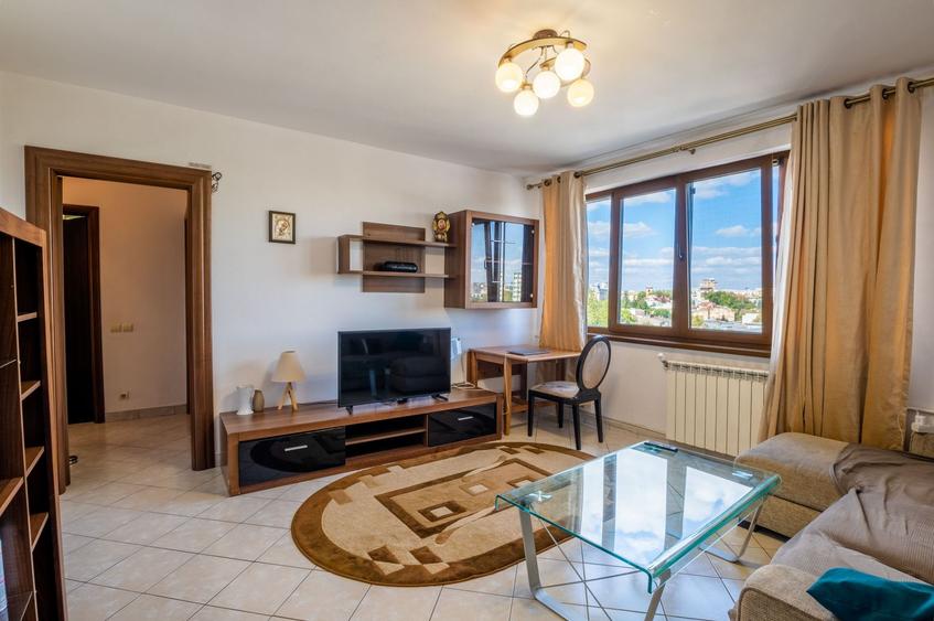 Apartament de 3 camere, la 10 minute de mers pe jos de Piața Unirii.