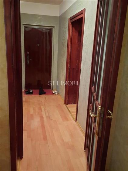 Apartament 3 Camere Centru - 500 euro - 2