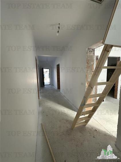 Vila cocheta cu 3 camere, dormitor matrimonall, incalzire in pardoseala, terasa