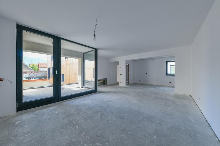 Apartament de 4 camere cu o terasă de 43 mp plus un balcon -M99 Residence