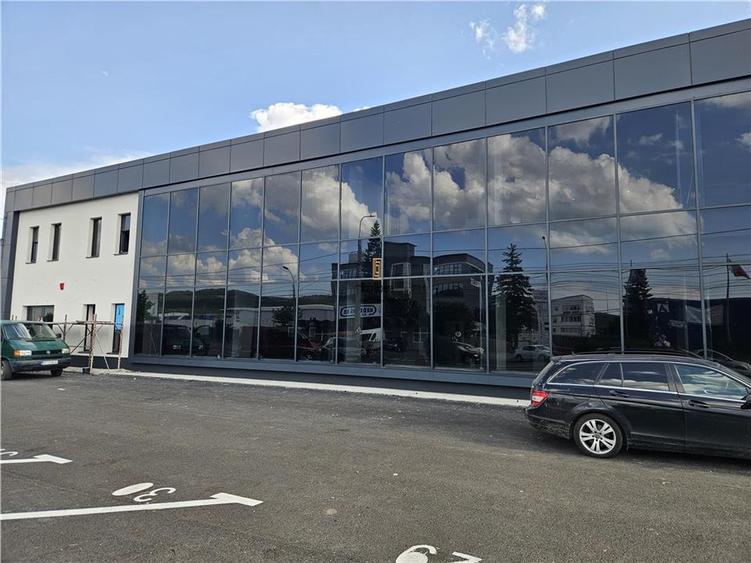 Spatiu Comercial Etaj - 500 mp - Showroom - Servicii