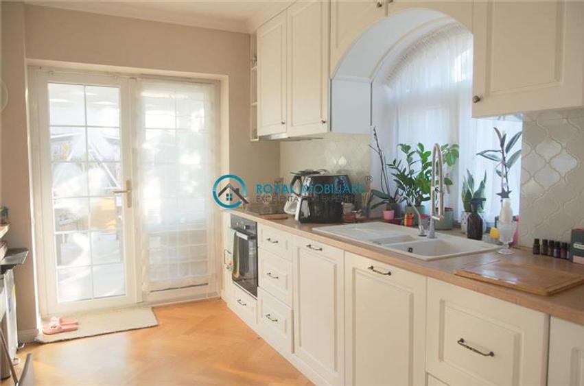 Royal Imobiliare  - Vanzare Vila de lux zona Paulesti