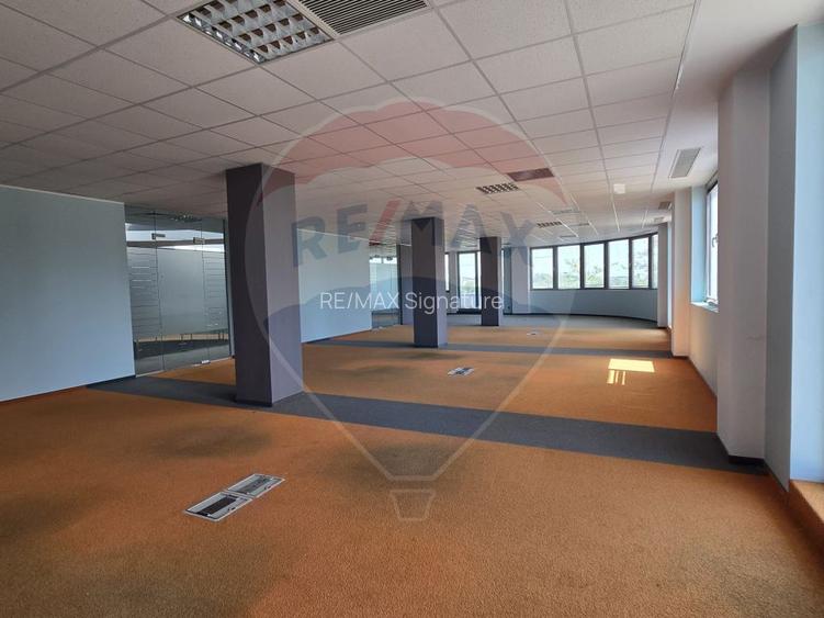 De Vânzare Clădire de Birouri 1.769 mp cu Teren 3.728 mp DN4 - 25