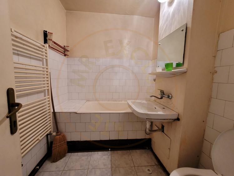De Vanzare apartament 3 camere Micro 16