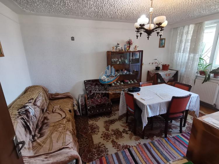 Apartament 3 camere semidecomandat, 1 baie, Darmanesti