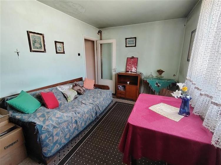 Apartament cu 3 camere (Gheorgheni Cart. Florilor, bl. 13)