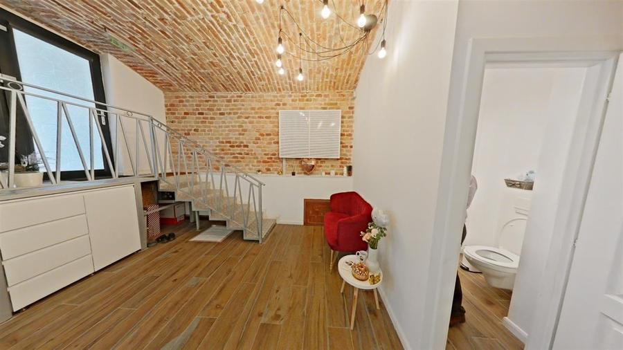 Spatiu langa Primarie pt. prestari servicii, birou, cabinet, salon - renovat - T
