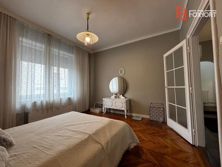 194 mp apartament de lux + 195 mp curte individuala, zona Centrala, Arad
