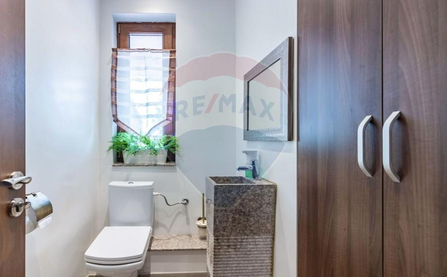 Casă / Vilă de vanzare cu 4 camere in Balotesti, utilitati, asfalt