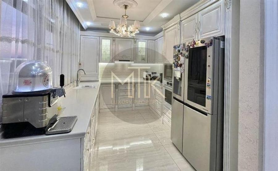 VILA DE LUX 8 camere, acces la lac privat | BANEASA